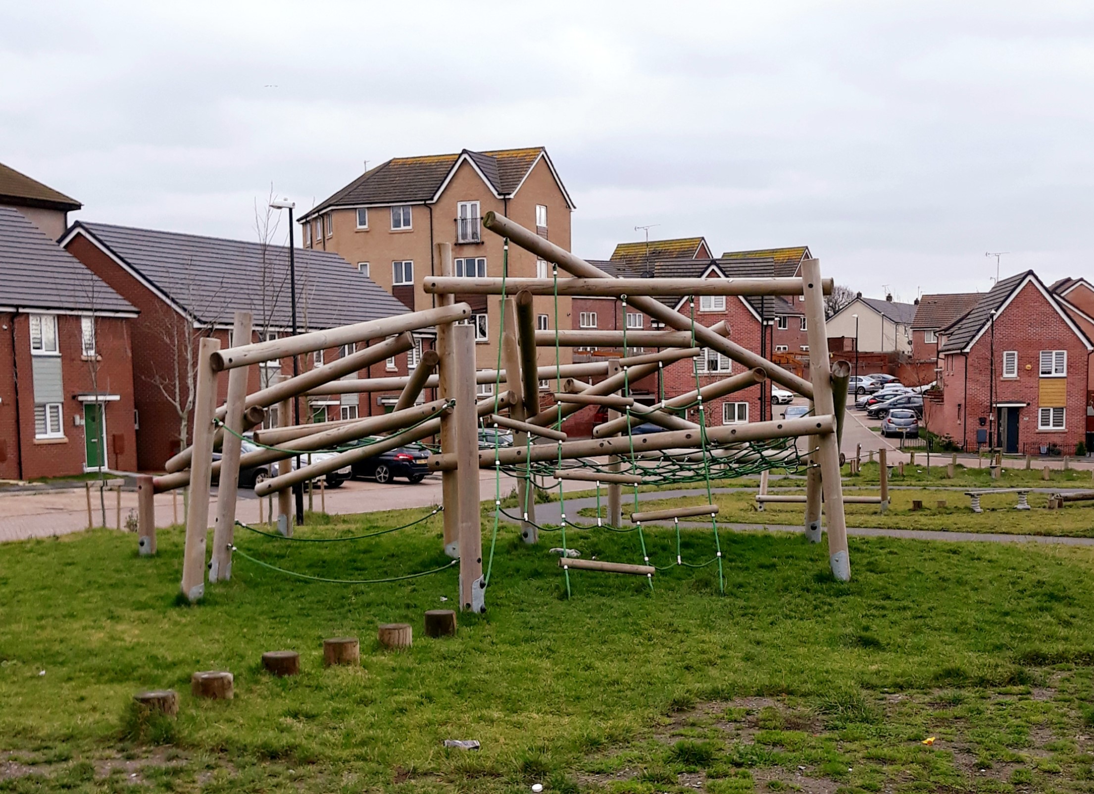 Chippy Fields Climbing Frame 1